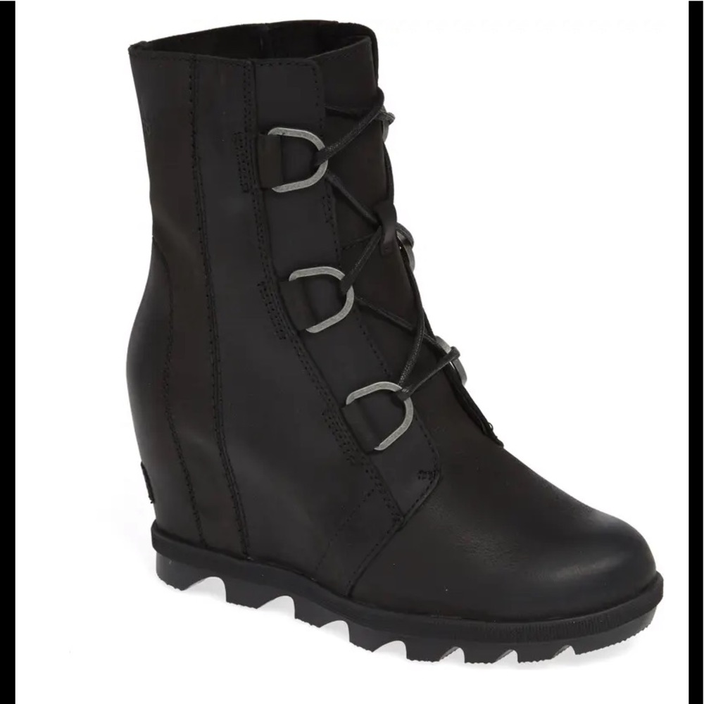 SOREL JOAN OF ARC WEDGE BOOTS! SIZE 6, Black!!  BLACK FRIDAY SPECIAL!!
